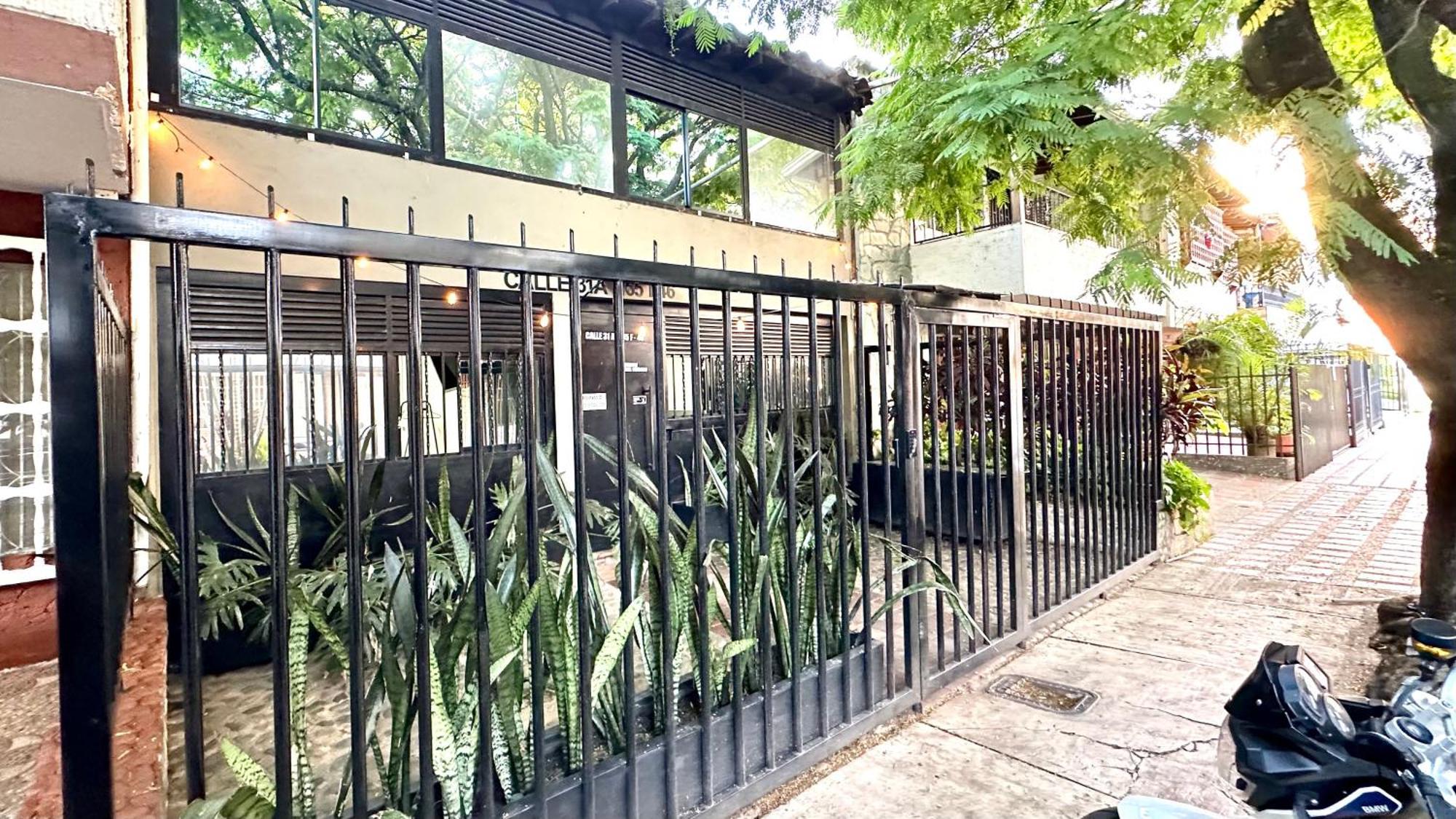 Malibu Loft Hotel ميديلين المظهر الخارجي الصورة