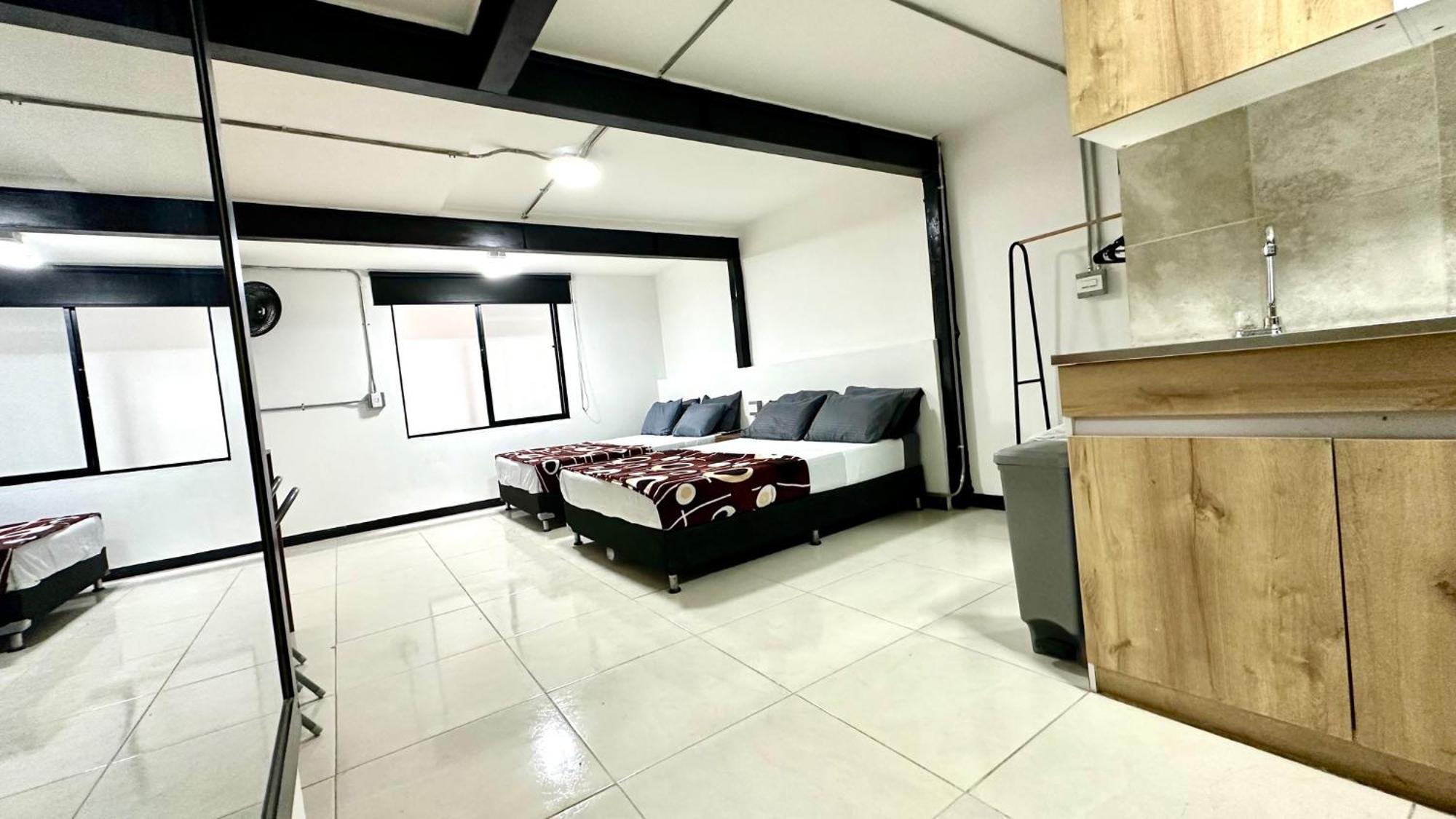 Malibu Loft Hotel ميديلين المظهر الخارجي الصورة