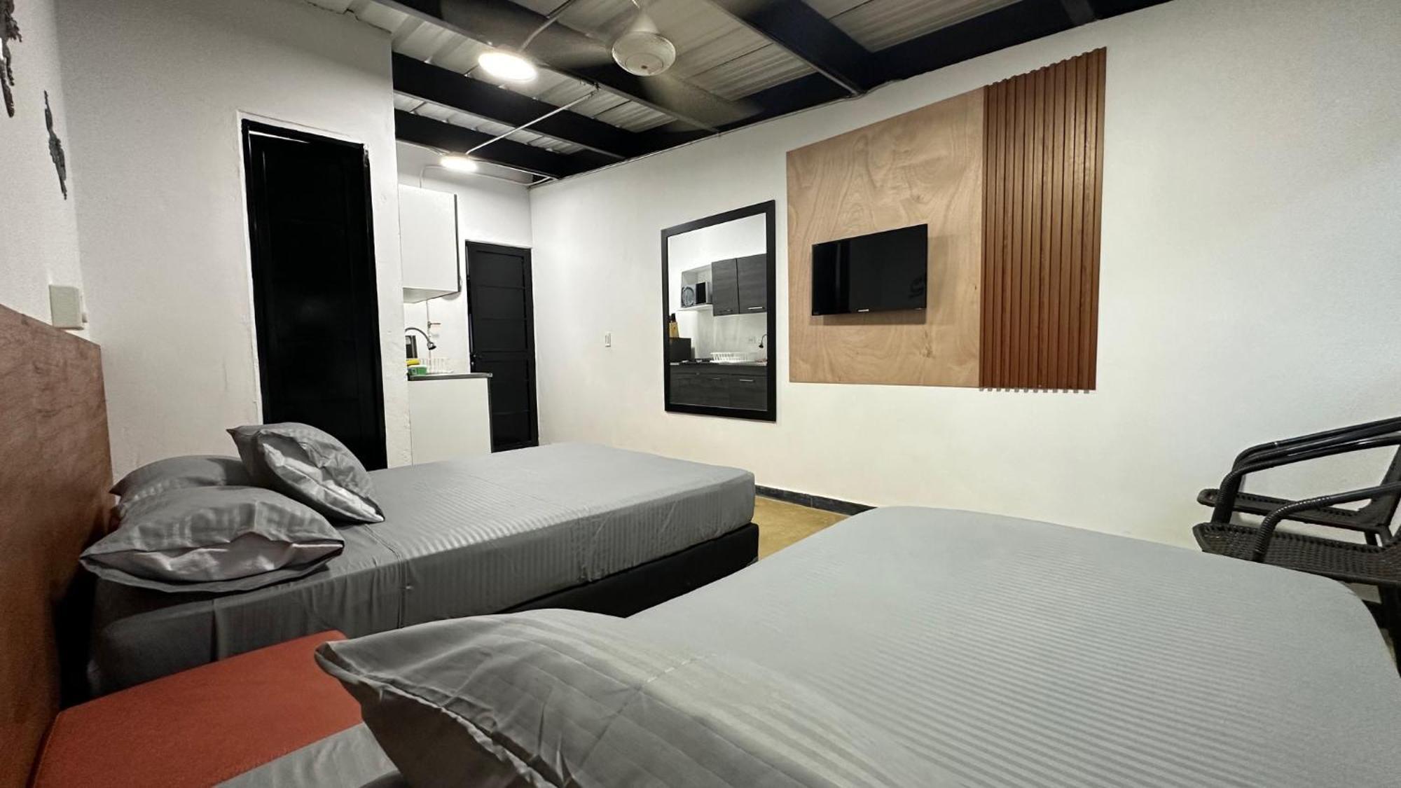 Malibu Loft Hotel ميديلين المظهر الخارجي الصورة